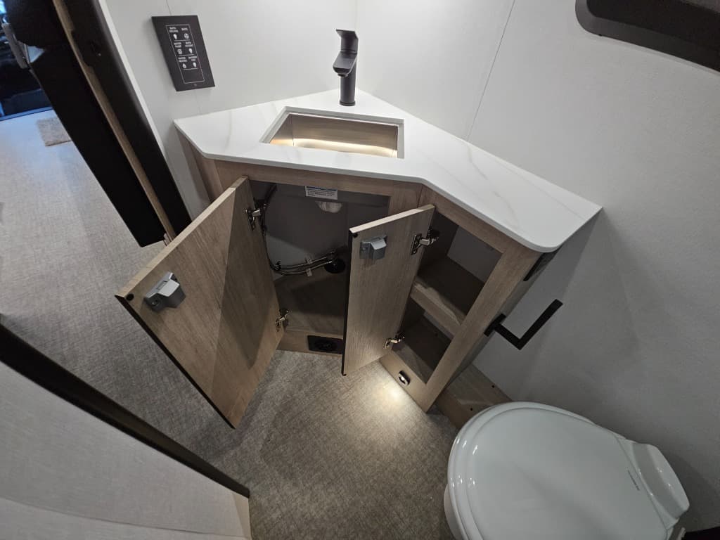 2026 Grand Design 2026 Grand Design Lineage Series M - thumbnail 36