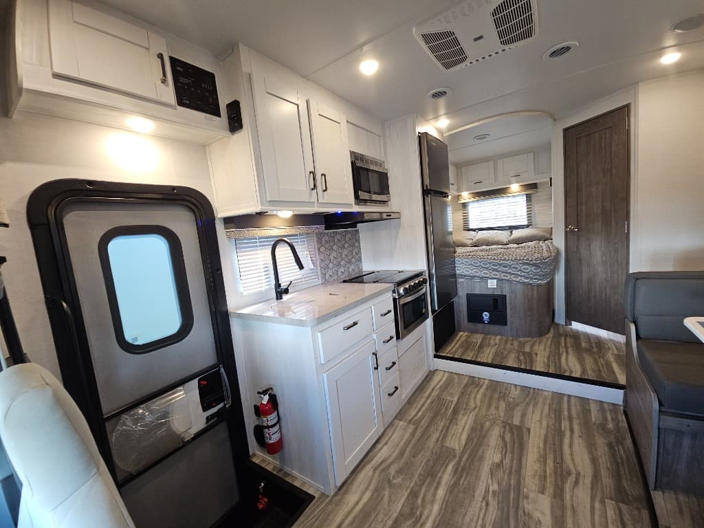 2025 Gulf Stream 2025 Gulf Stream Conquest - thumbnail 9