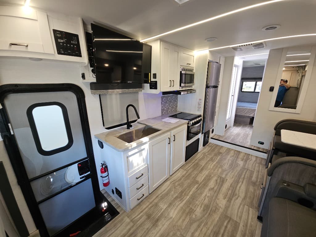 2026 Gulf Stream 2026 Gulf Stream Conquest Class C - thumbnail 9