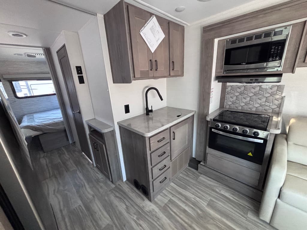 2026 Gulf Stream RV 2026 Gulf Stream RV Conquest Class C - thumbnail 10