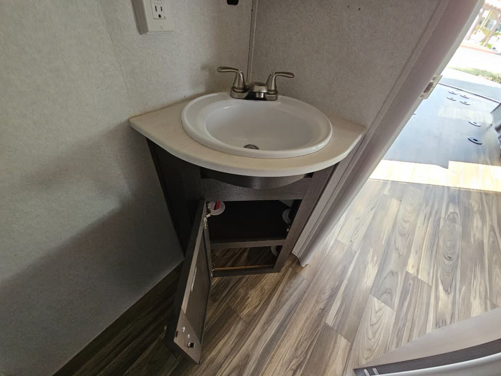 2019 Forest River 2019 Forest River Stealth - thumbnail 38