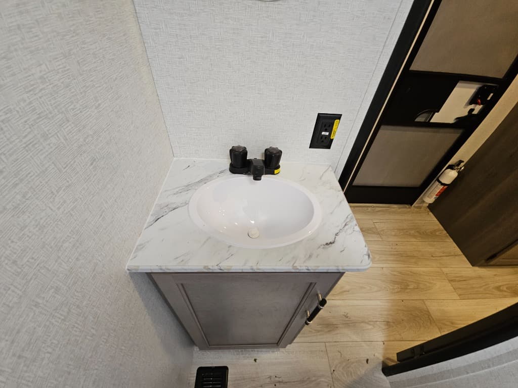 2025 Keystone RV 2025 Keystone RV Hideout - thumbnail 26