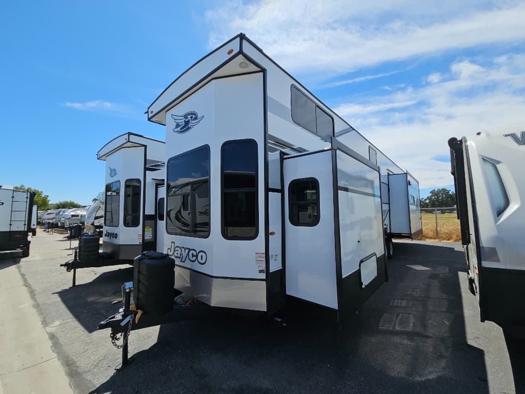 2025 Jayco 2025 Jayco Jay Flight Bungalow - thumbnail 3