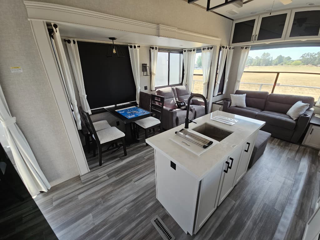 2025 Jayco 2025 Jayco Jay Flight Bungalow - thumbnail 5