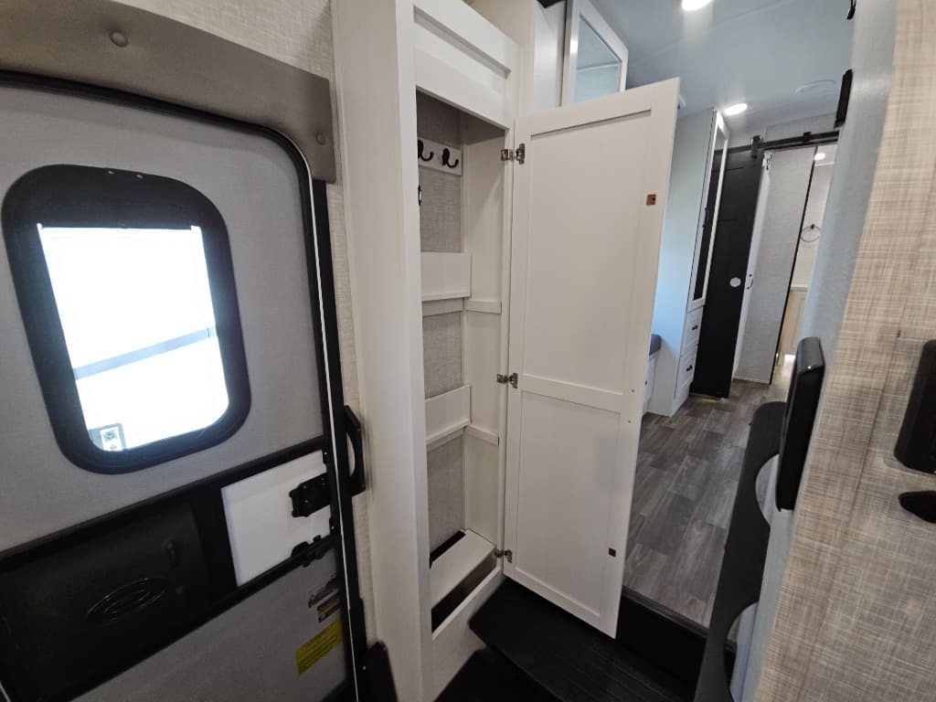 2025 Jayco 2025 Jayco North Point - thumbnail 40