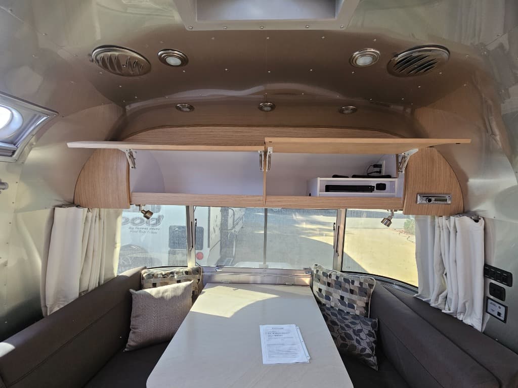 2019 Airstream 2019 Airstream Flying Cloud - thumbnail 10