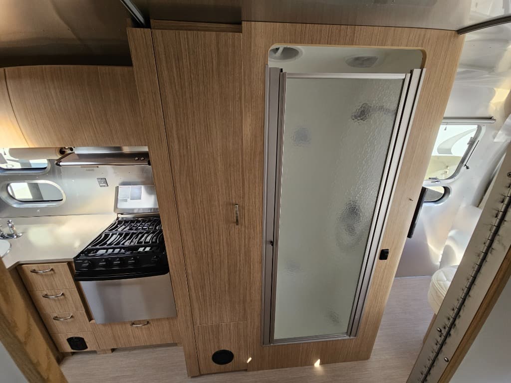 2019 Airstream 2019 Airstream Flying Cloud - thumbnail 31