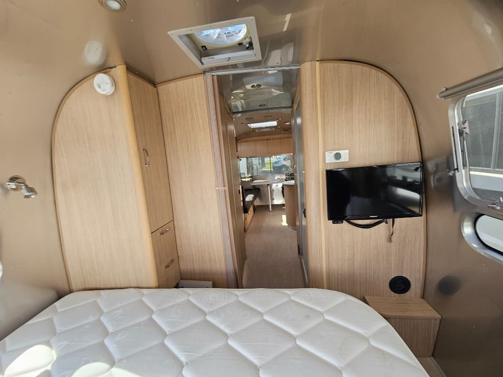 2019 Airstream 2019 Airstream Flying Cloud - thumbnail 39