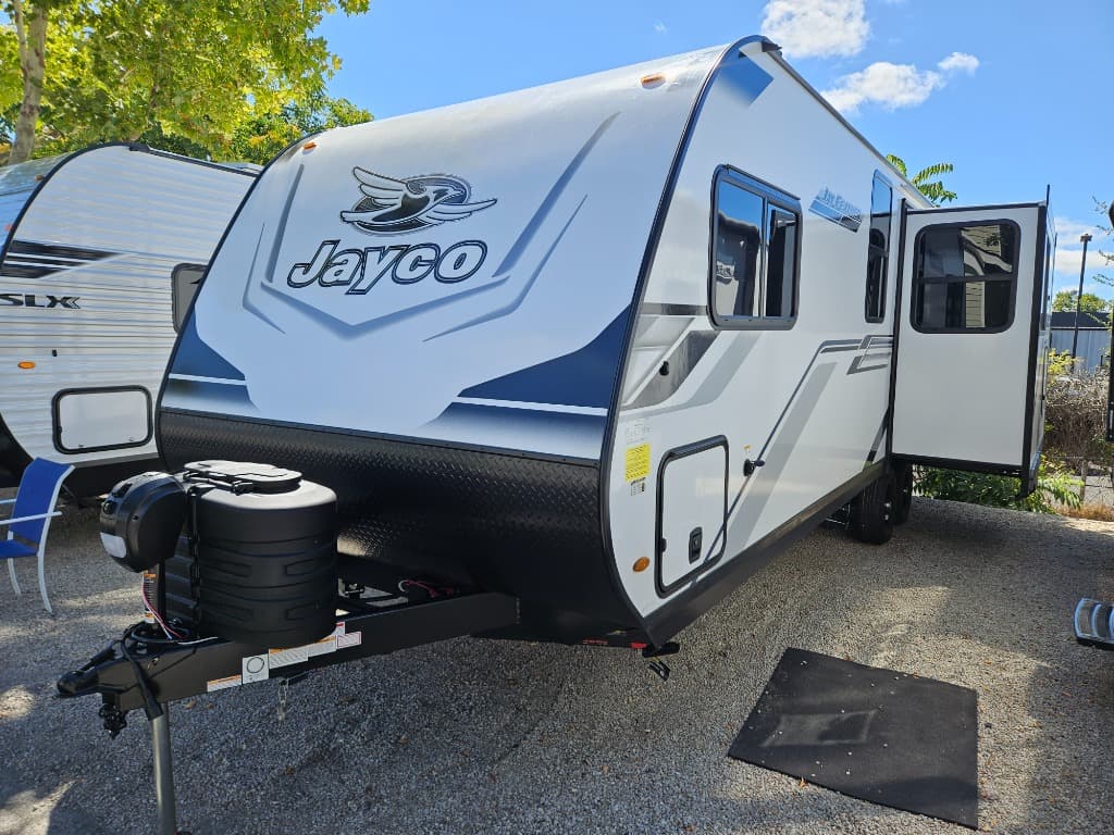 2026 Jayco 2026 Jayco Jay Feather - thumbnail 3
