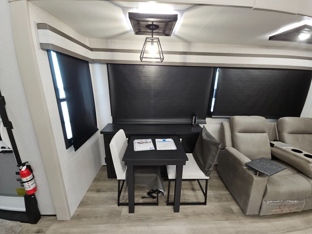 2026 Jayco 2026 Jayco North Point - thumbnail 9