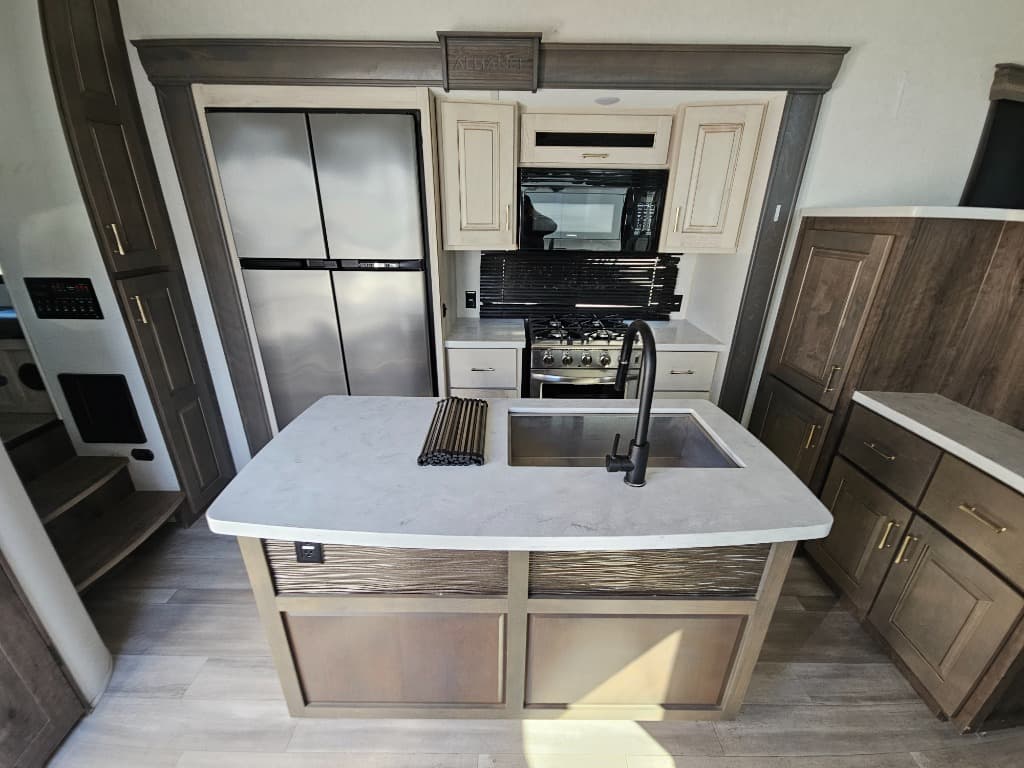 2022 Alliance RV 2022 Alliance RV Paradigm - thumbnail 9