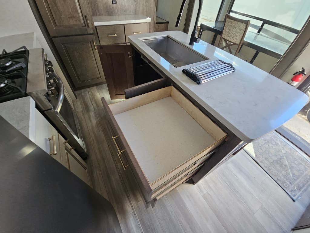 2022 Alliance RV 2022 Alliance RV Paradigm - thumbnail 17