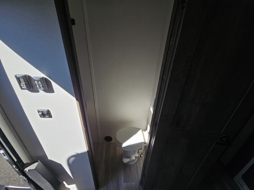 2022 Alliance RV 2022 Alliance RV Paradigm - thumbnail 32