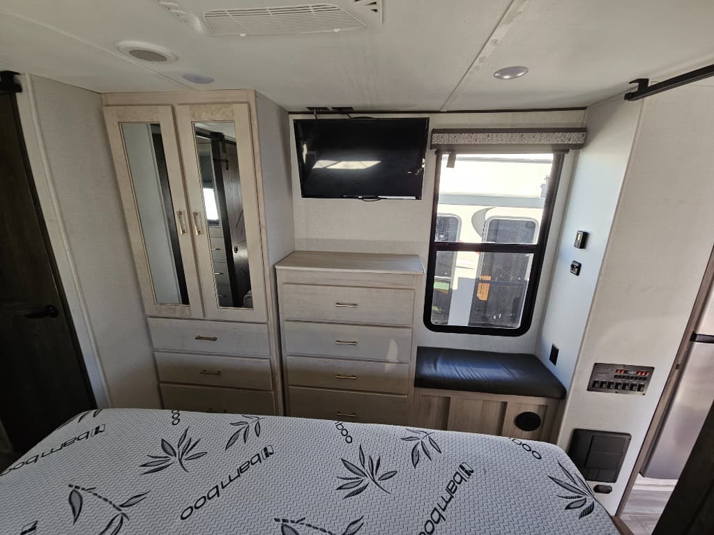 2022 Alliance RV 2022 Alliance RV Paradigm - thumbnail 40