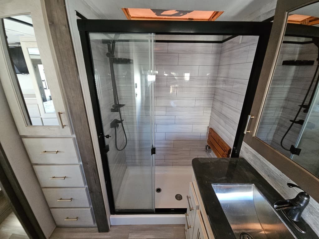 2022 Alliance RV 2022 Alliance RV Paradigm - thumbnail 51