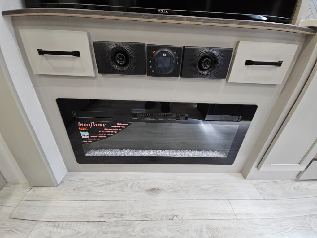 2025 Keystone RV 2025 Keystone RV Montana High Country - thumbnail 20