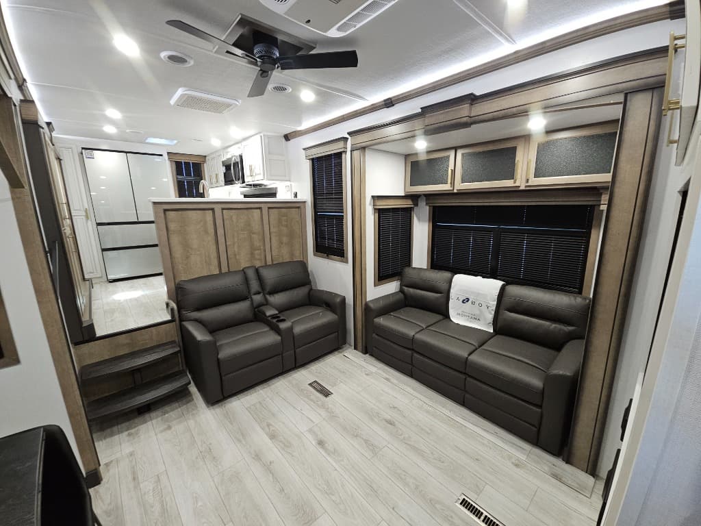 2026 Keystone RV 2026 Keystone RV Montana - thumbnail 8