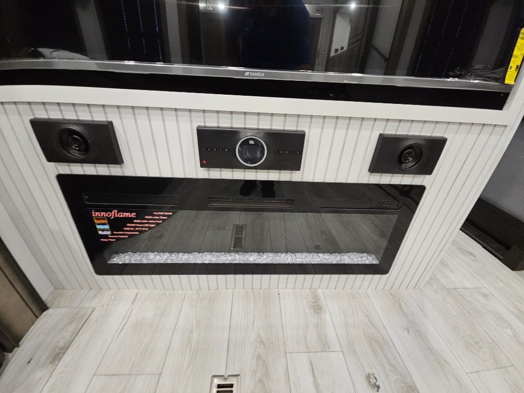 2026 Keystone RV 2026 Keystone RV Montana - thumbnail 14