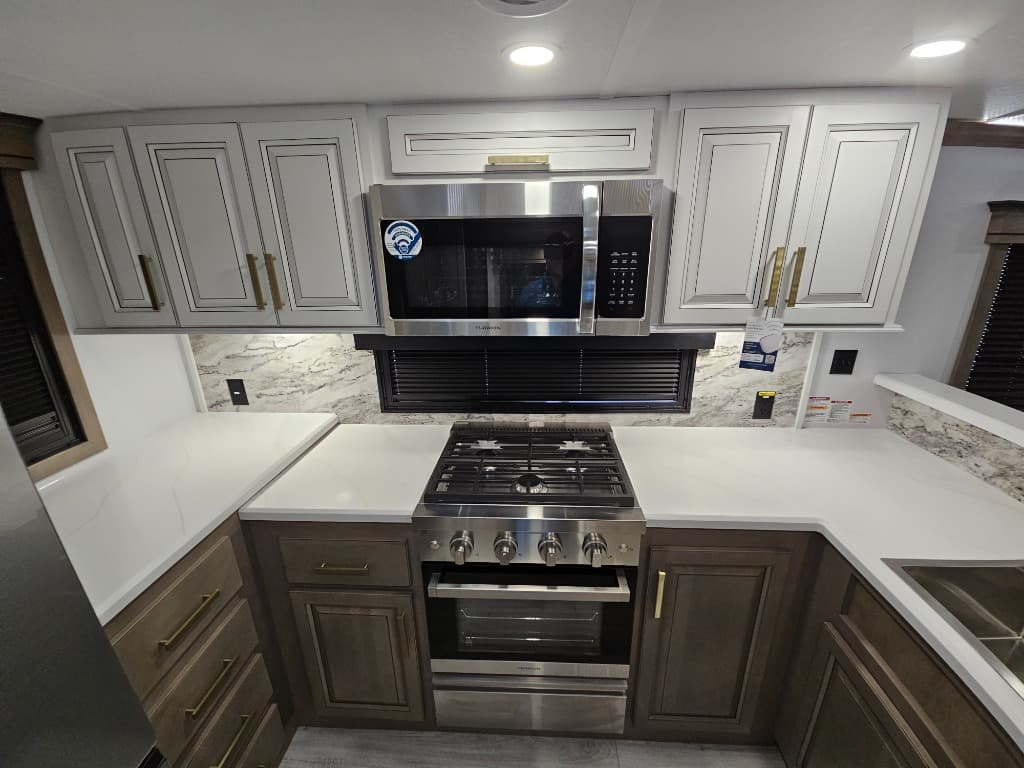 2026 Keystone RV 2026 Keystone RV Montana - thumbnail 24