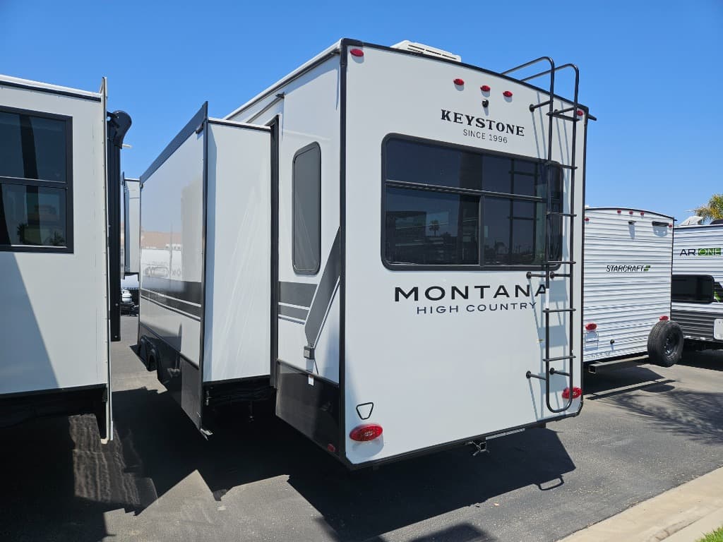 2026 Keystone RV 2026 Keystone RV Montana High Country - thumbnail 5