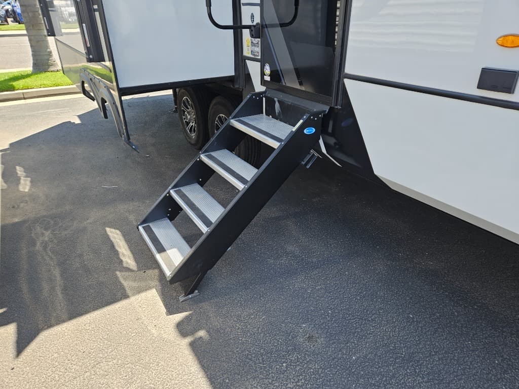 2026 Keystone RV 2026 Keystone RV Montana High Country - thumbnail 13