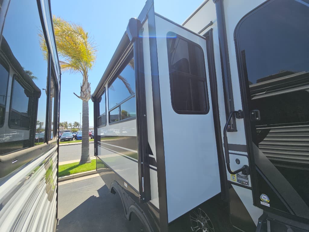 2026 Keystone RV 2026 Keystone RV Montana High Country - thumbnail 15