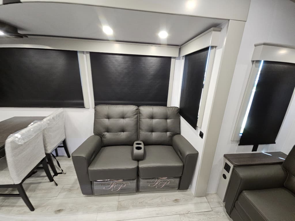 2026 Keystone RV 2026 Keystone RV Montana High Country - thumbnail 27