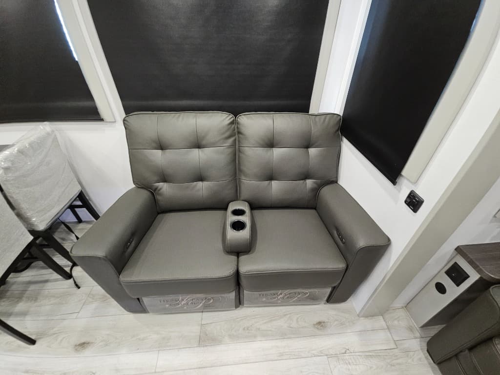 2026 Keystone RV 2026 Keystone RV Montana High Country - thumbnail 28