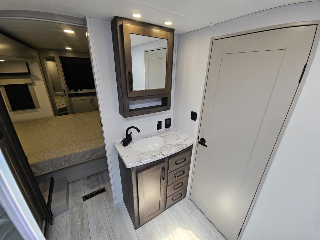 2026 Keystone RV 2026 Keystone RV Montana High Country - thumbnail 64