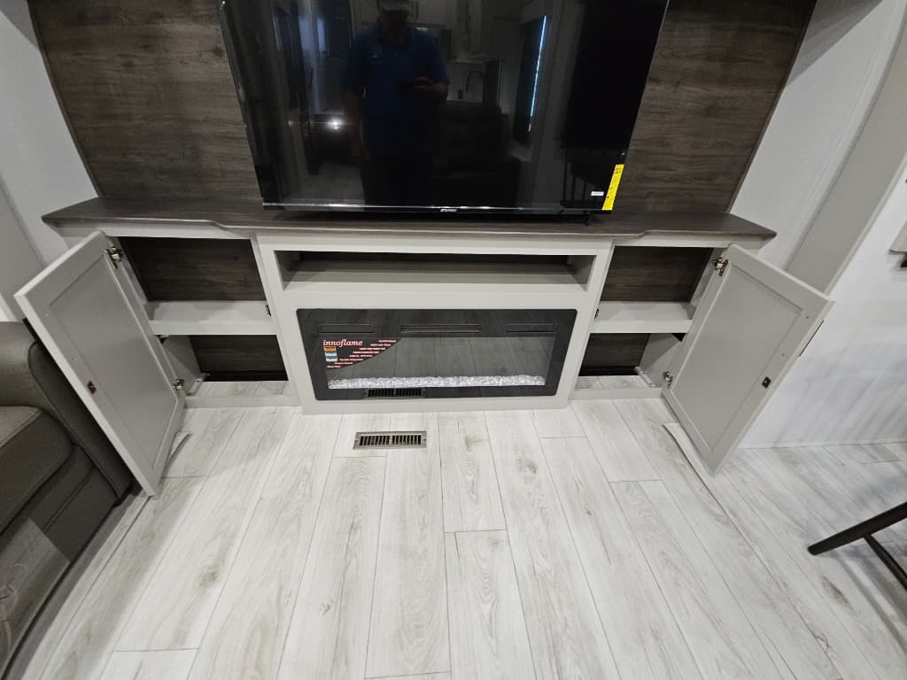 2026 Keystone RV 2026 Keystone RV Montana High Country - thumbnail 18