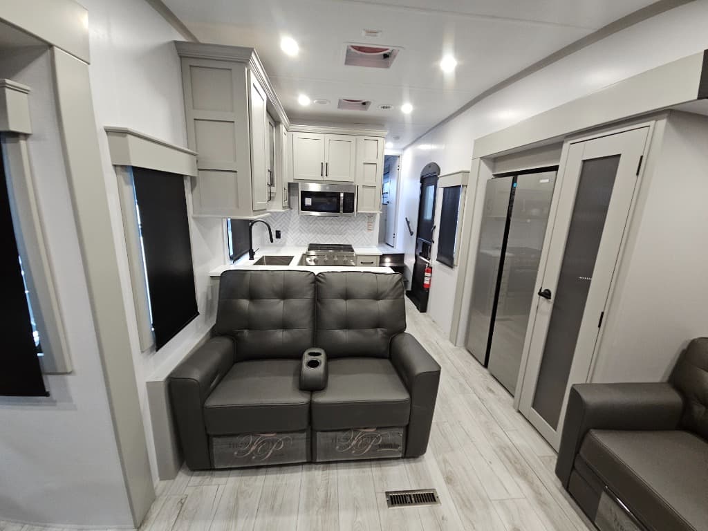 2026 Keystone RV 2026 Keystone RV Montana High Country - thumbnail 21