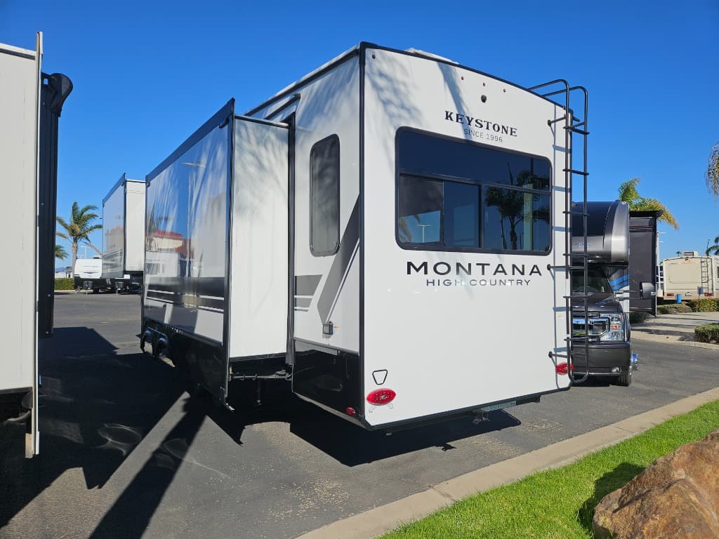 2026 Keystone RV 2026 Keystone RV Montana High Country - thumbnail 5