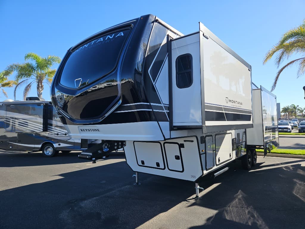 2026 Keystone RV 2026 Keystone RV Montana High Country - thumbnail 6