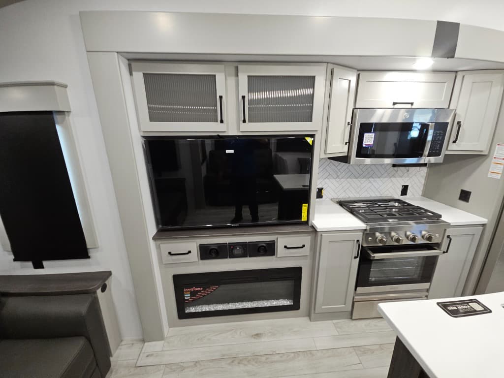 2026 Keystone RV 2026 Keystone RV Montana High Country - thumbnail 19