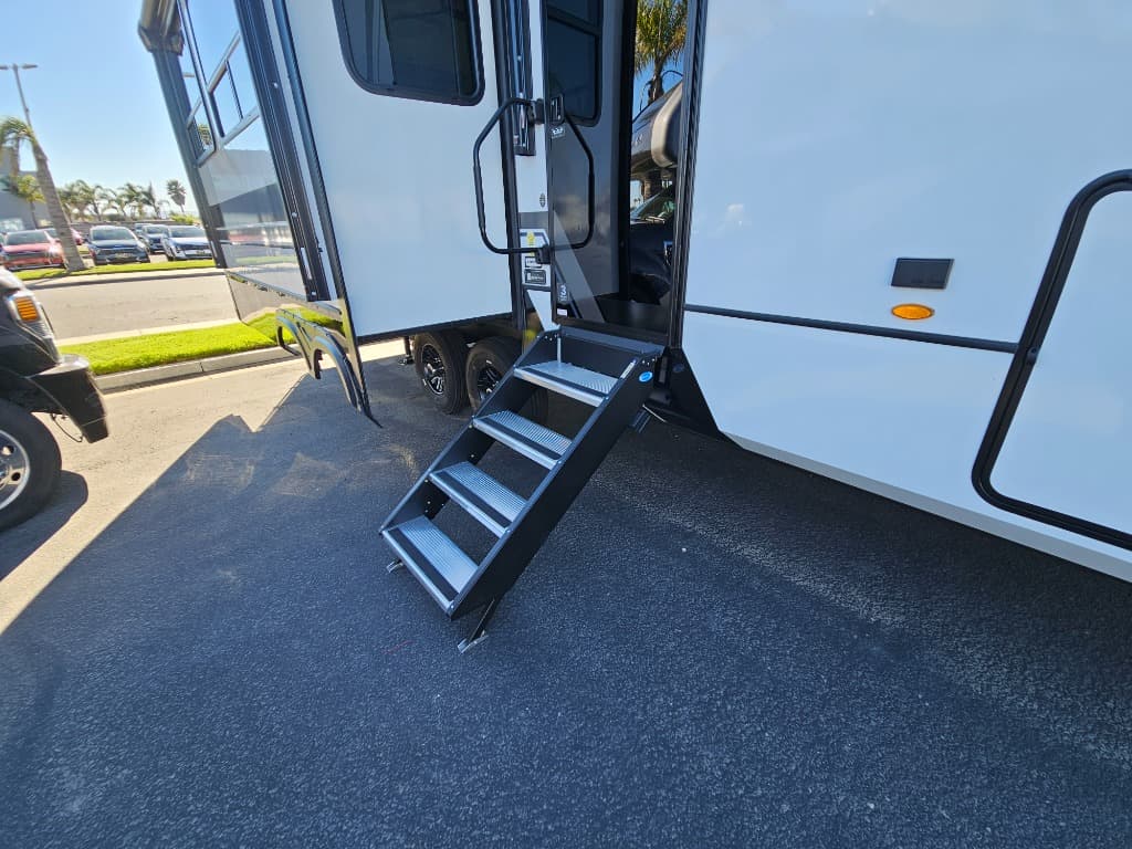 2026 Keystone RV 2026 Keystone RV Montana High Country - thumbnail 58