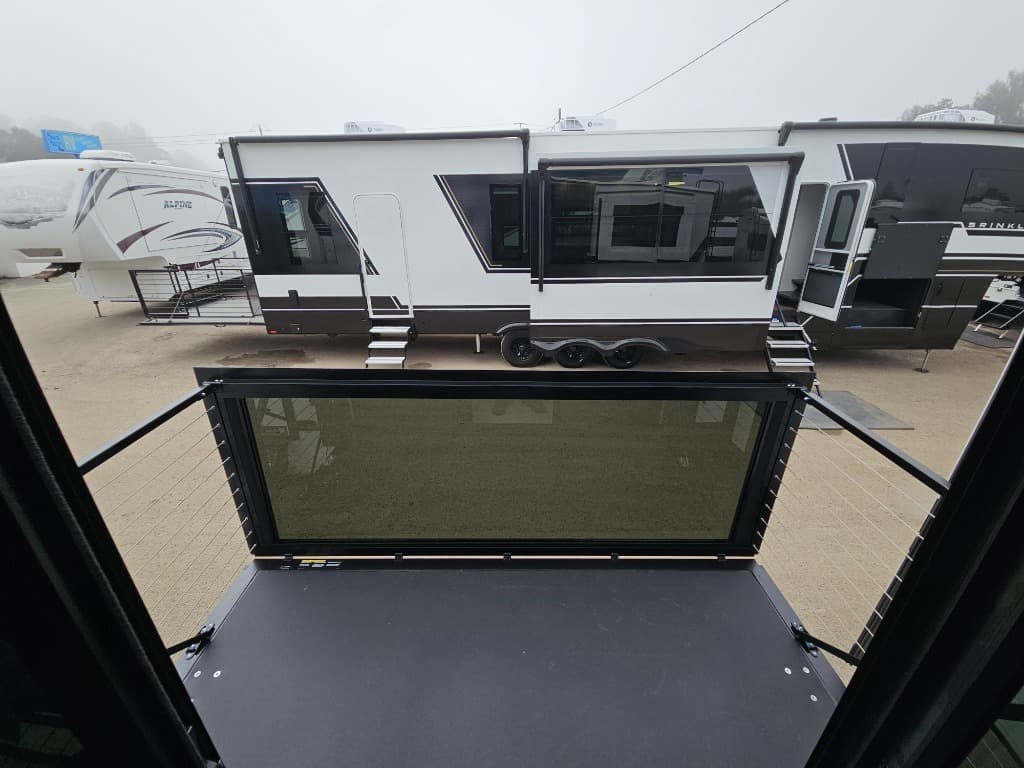 2026 Keystone RV 2026 Keystone RV Montana - thumbnail 11