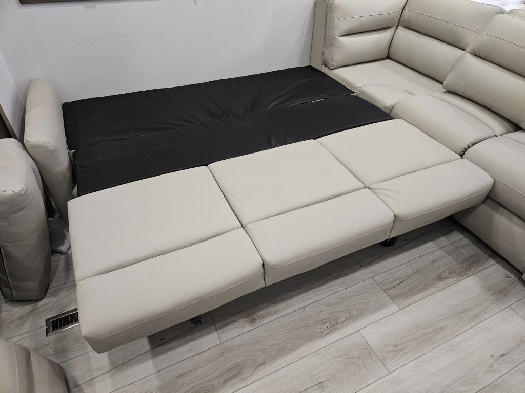 2026 Keystone RV 2026 Keystone RV Montana - thumbnail 20