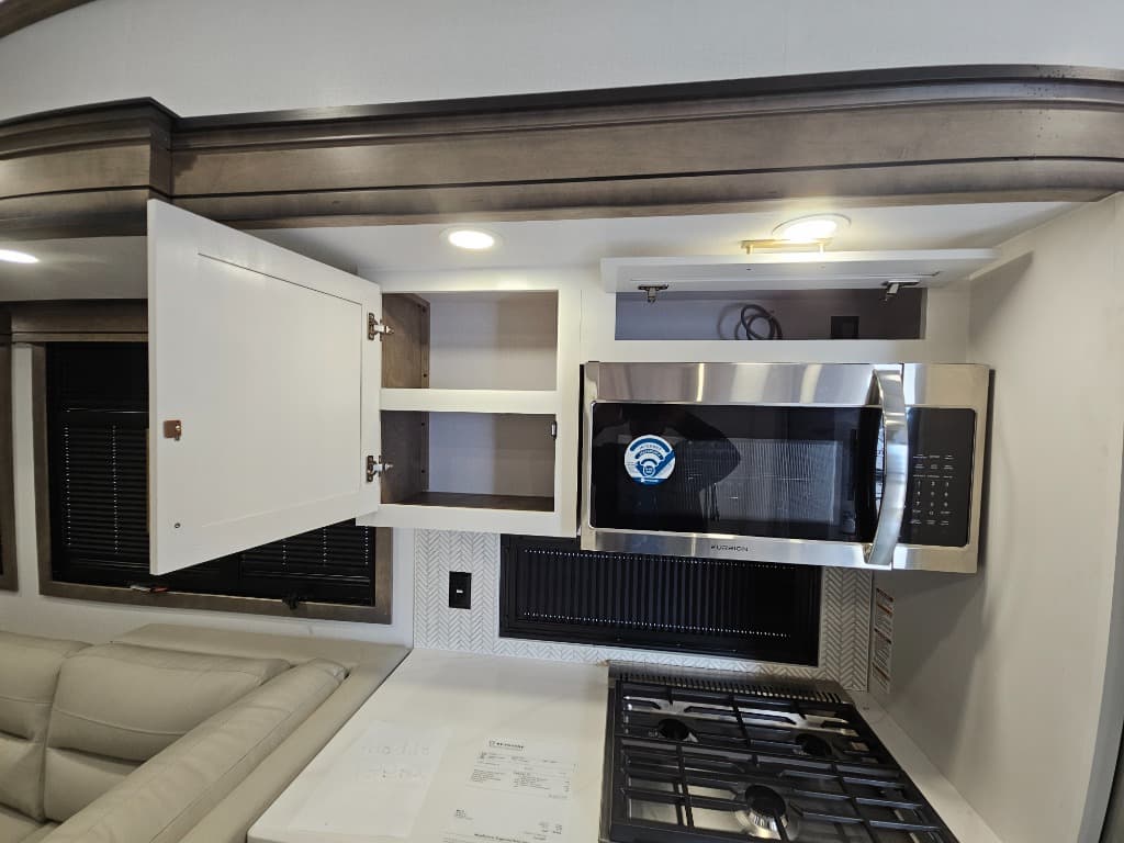 2026 Keystone RV 2026 Keystone RV Montana - thumbnail 25