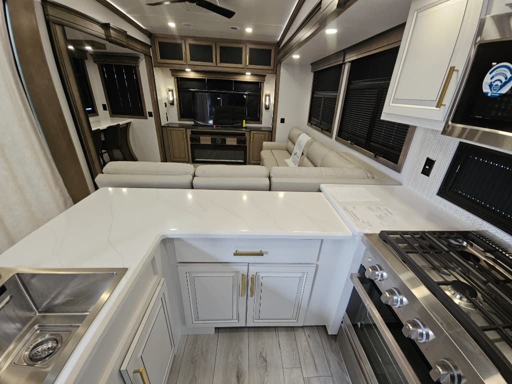 2026 Keystone RV 2026 Keystone RV Montana - thumbnail 28