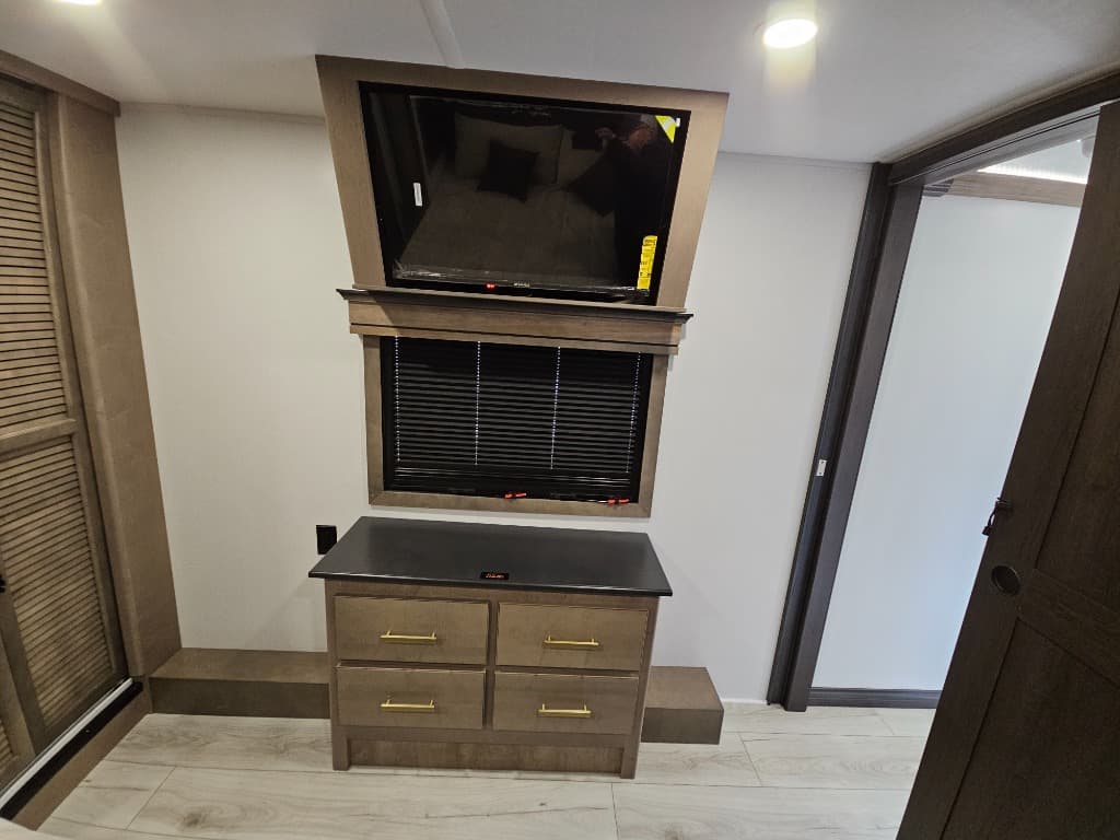 2026 Keystone RV 2026 Keystone RV Montana - thumbnail 54