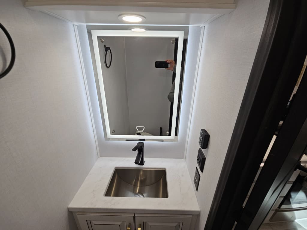 2026 Keystone RV 2026 Keystone RV Montana - thumbnail 27