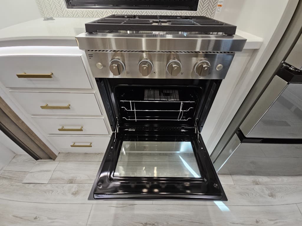 2026 Keystone RV 2026 Keystone RV Montana - thumbnail 35