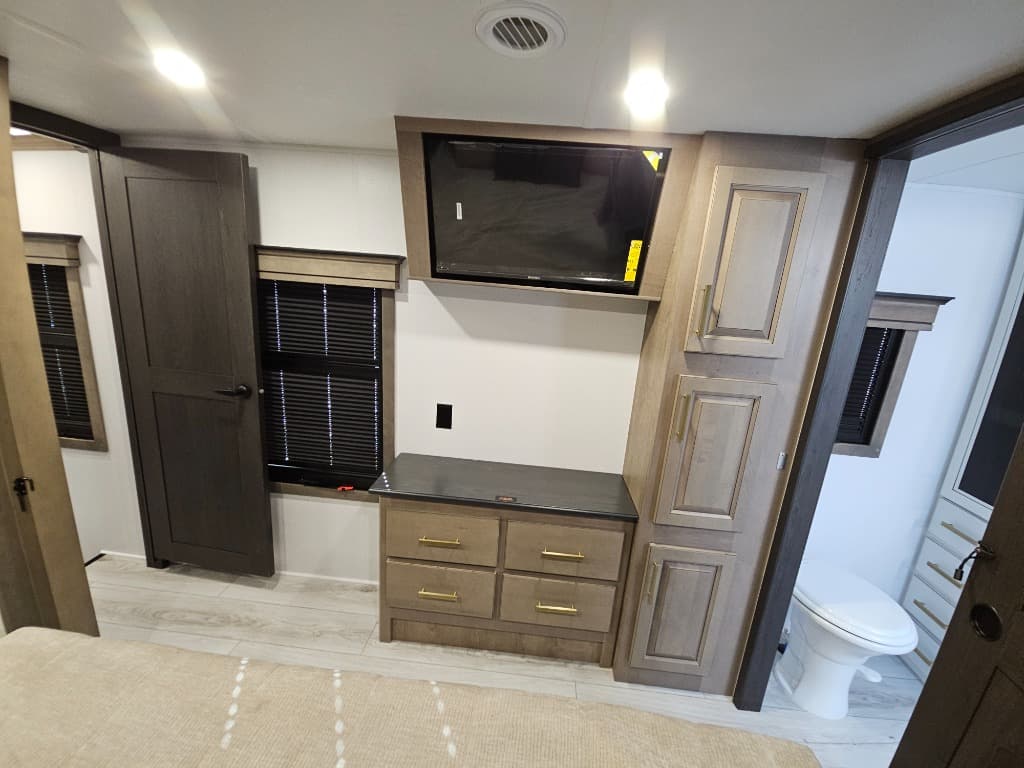 2026 Keystone RV 2026 Keystone RV Montana - thumbnail 44