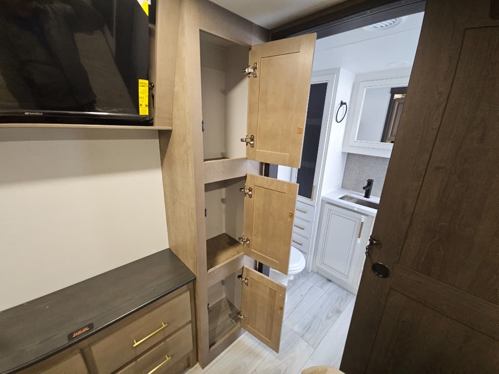 2026 Keystone RV 2026 Keystone RV Montana - thumbnail 46