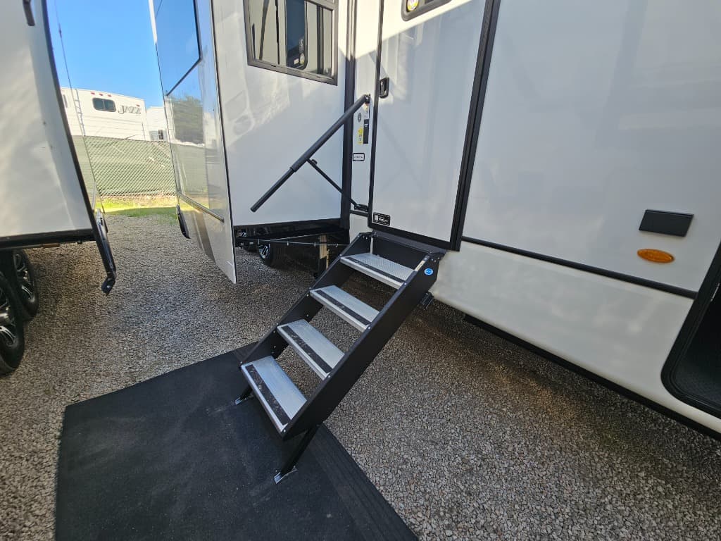 2026 Keystone RV 2026 Keystone RV Montana - thumbnail 61