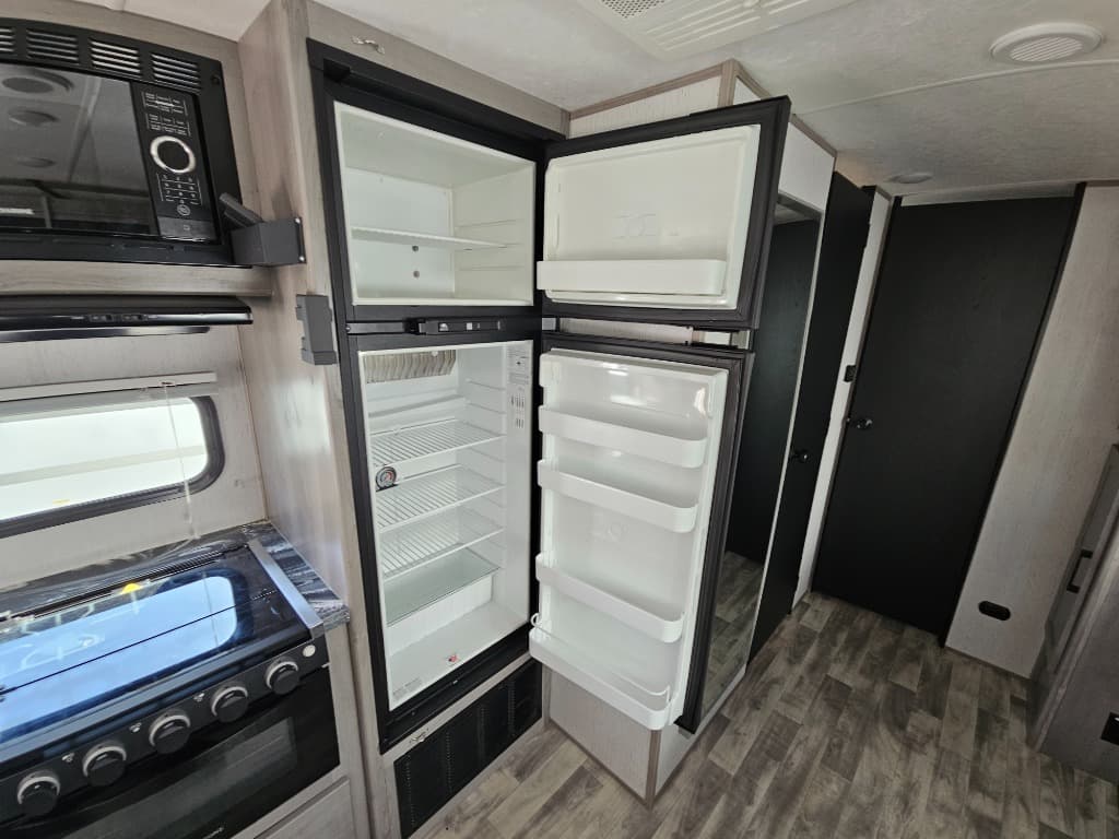 2022 Dutchmen 2022 Dutchmen Kodiak Ultra-Lite - thumbnail 16