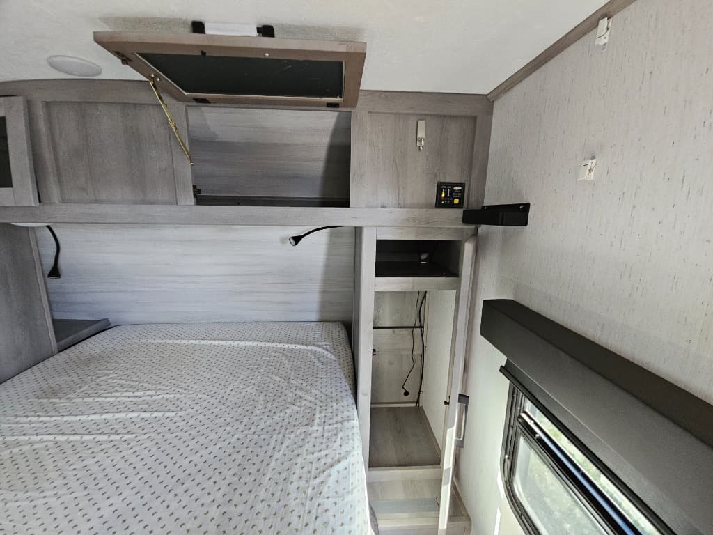 2022 Dutchmen 2022 Dutchmen Kodiak Ultra-Lite - thumbnail 25