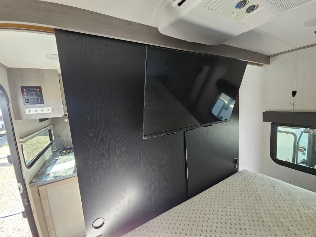 2022 Dutchmen 2022 Dutchmen Kodiak Ultra-Lite - thumbnail 26