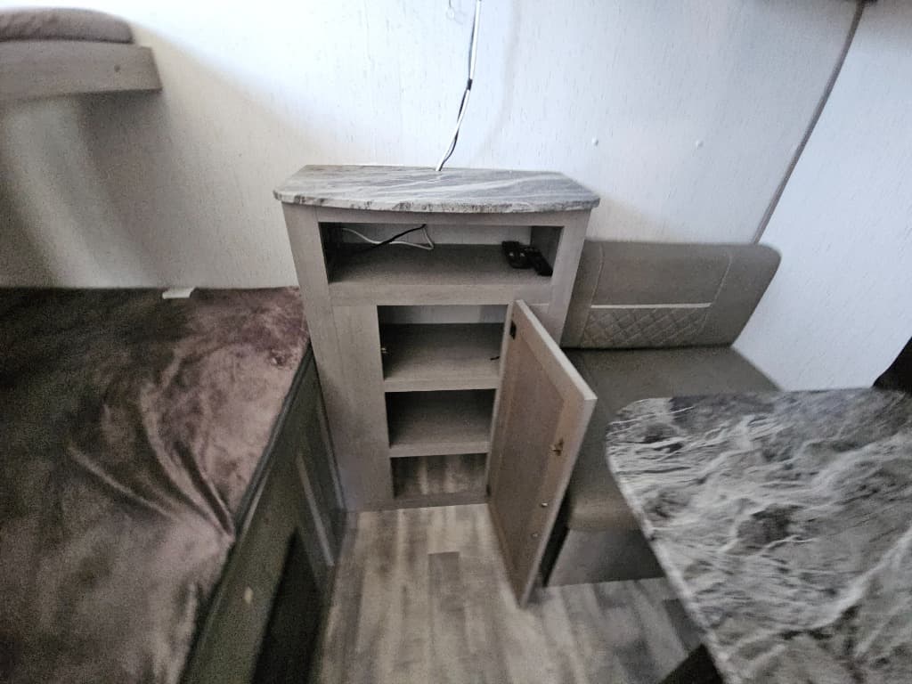 2022 Dutchmen 2022 Dutchmen Kodiak Ultra-Lite - thumbnail 35