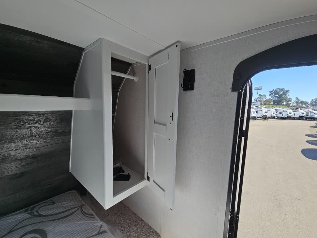 2023 Keystone RV 2023 Keystone RV Hideout - thumbnail 10